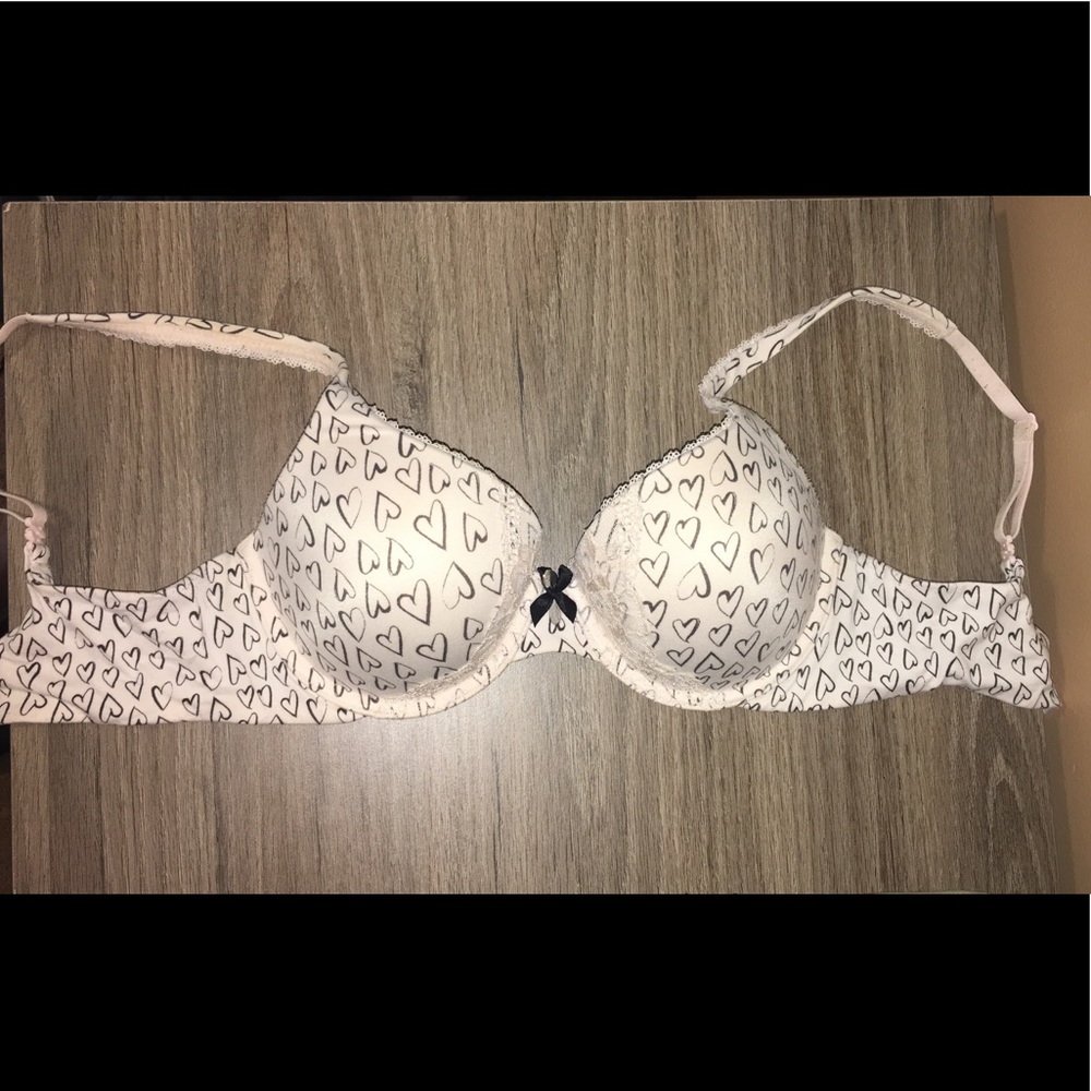 Victoria’s Secret bra 32D